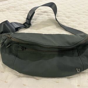 Vuori Dark Gray Belt Bag